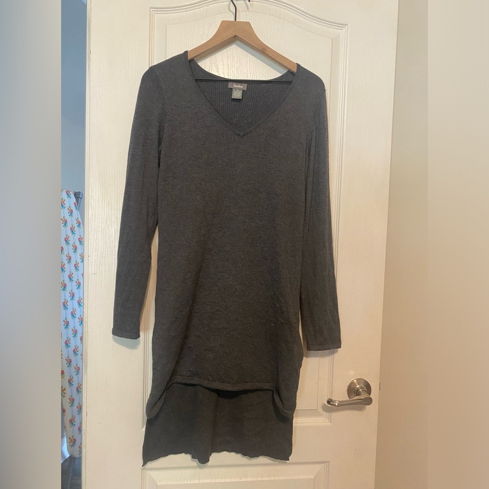 Neiman Marcus size S knee length ribbed back high low sweater dress w/ V neck